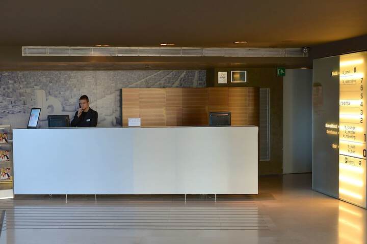 Hotel Interior 4 of 46