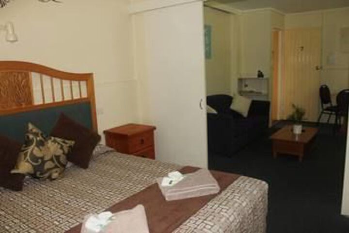 Room 33 of 71