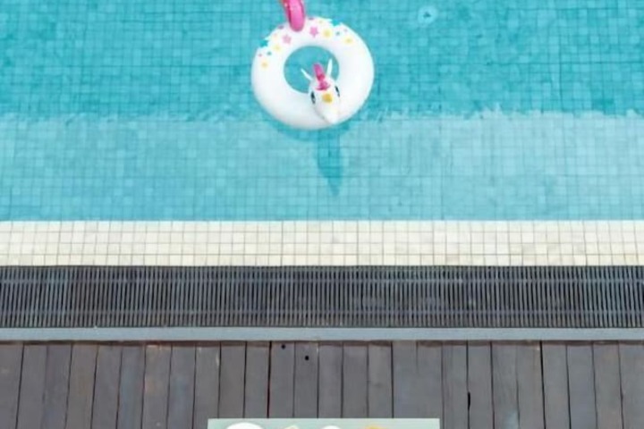 Pool 12 of 21