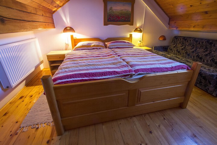 Room 7 of 49