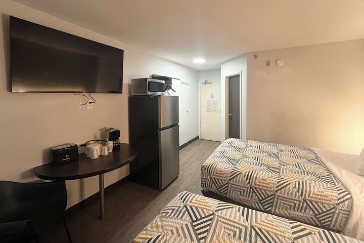 Room 6 of 22