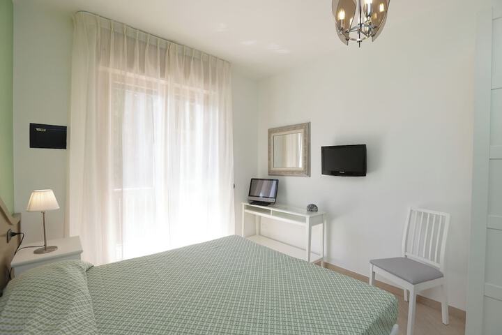 Room 20 of 100