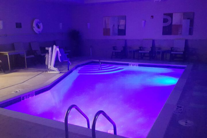 Indoor spa tub