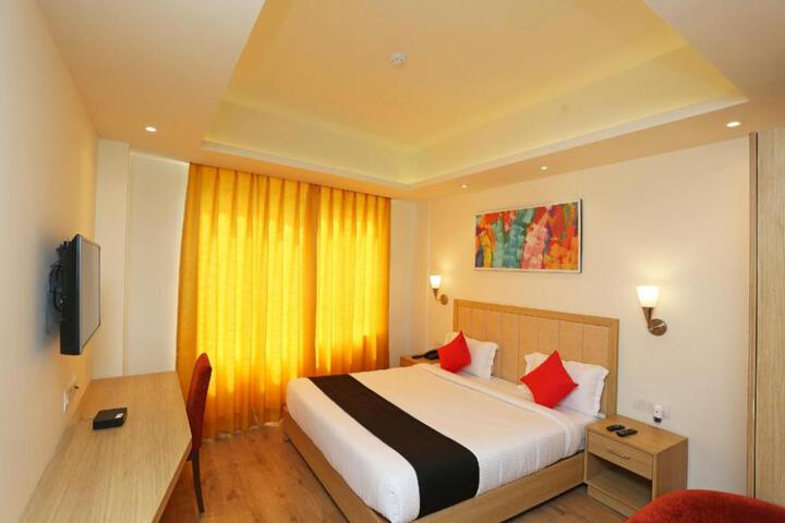 Capital O 36733 Hotel Surya Grand