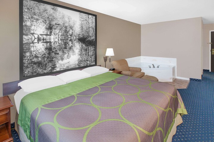 1 King Bed (9 of 13)