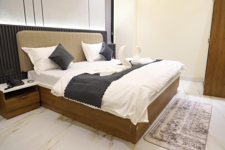 Room 7 of 35