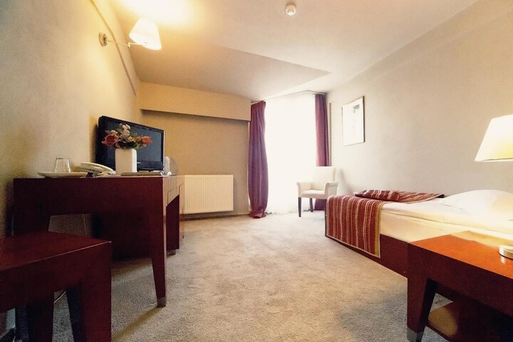 Room 14 of 68