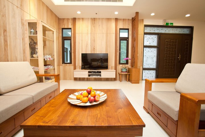 Entrance & Lobby