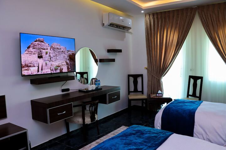 Room 6 of 20
