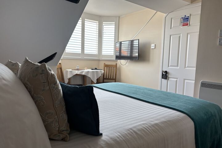 Room 18 of 34