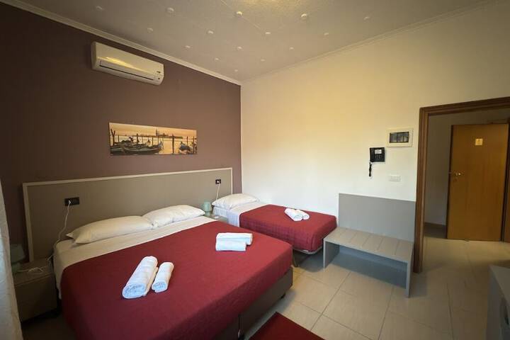 Room 6 of 45
