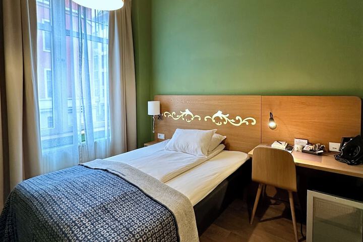 Room 40 of 104