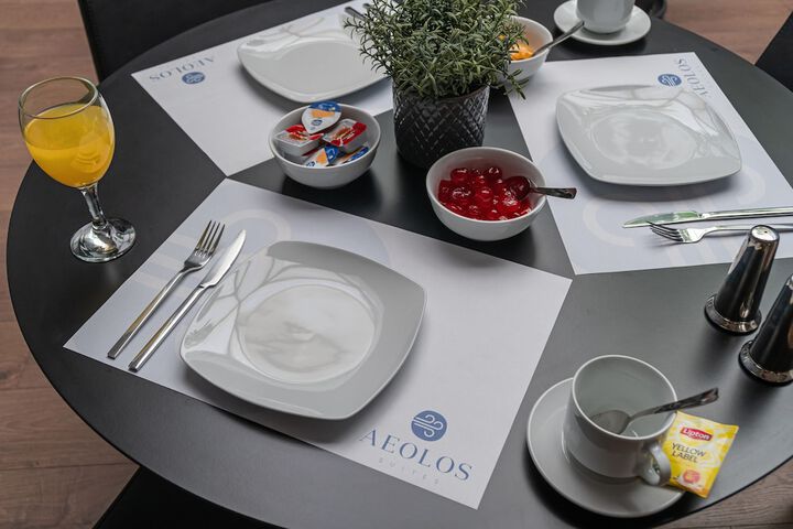 Dining 43 of 46
