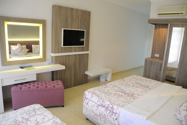 Room 11 of 132