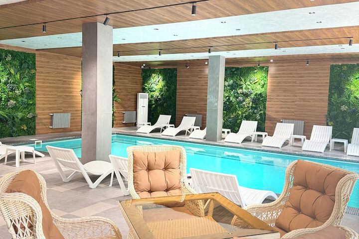 Pool 43 of 76