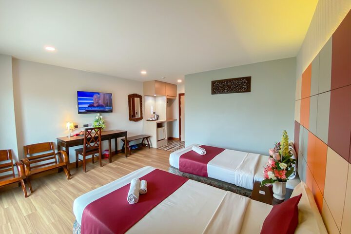 Room 13 of 28