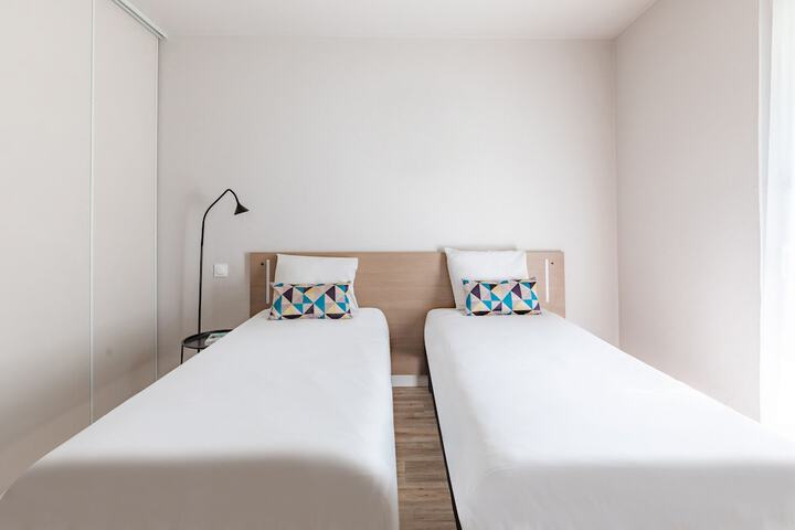 Room 10 of 29