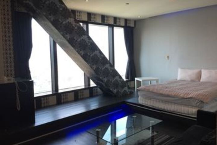 Room 36 of 73