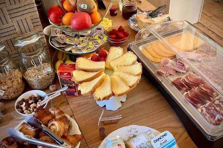 Breakfast/Coffee Service 15 of 19