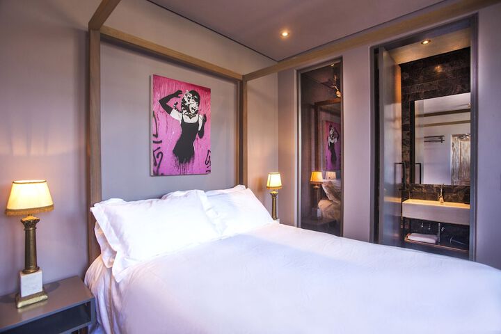 Room 10 of 89