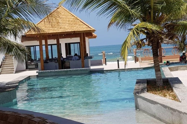 Pool 21 of 30