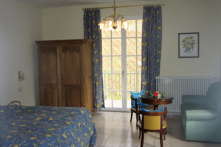Room 5 of 14