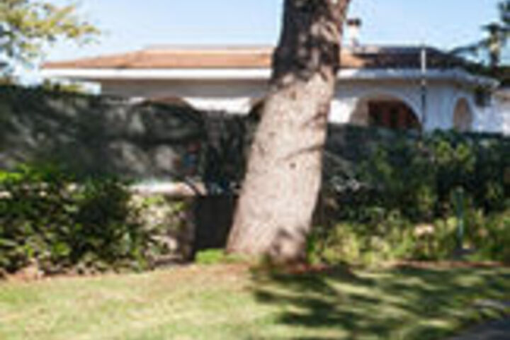 Hotel Exterior 10 of 32