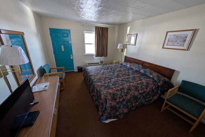 Room 5 of 20