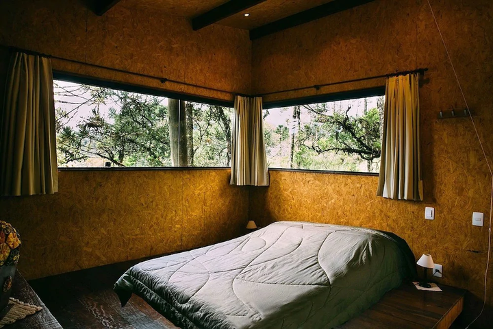 Room 9 of 10