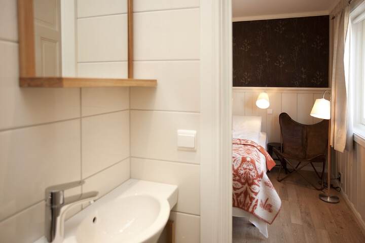 Room 44 of 62