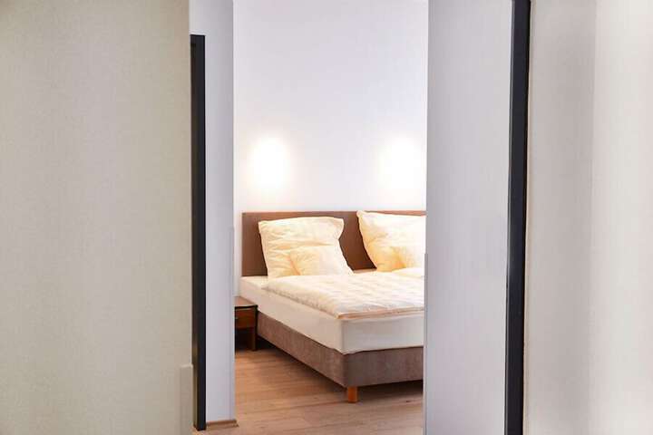 Room 6 of 24
