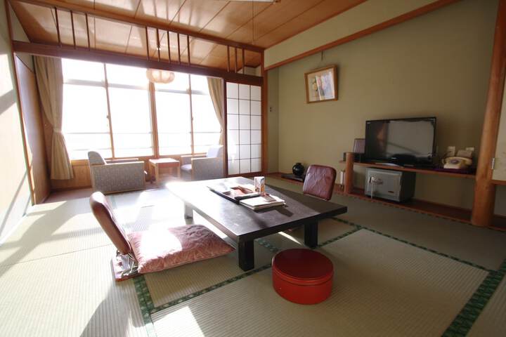 Room 7 of 38