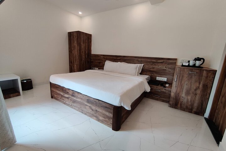 Room 9 of 86