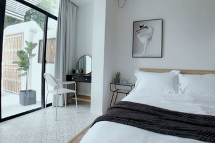 Room 42 of 62