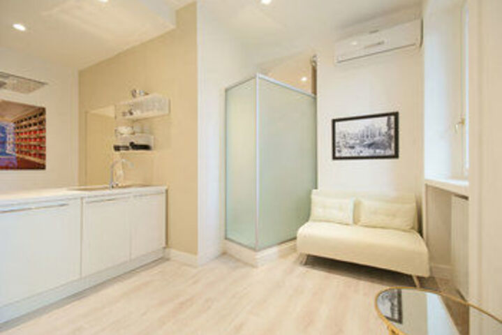Room 44 of 46