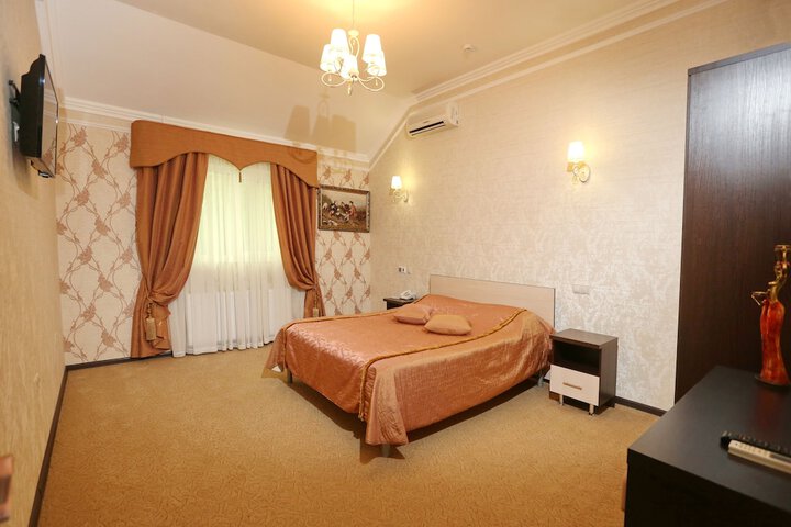 Room 7 of 24