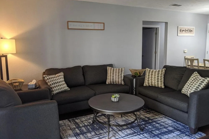 Room 4 of 14