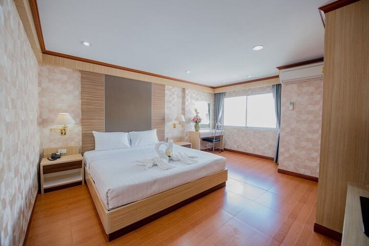 Room 8 of 20