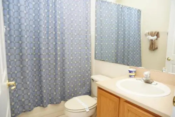 Room 4 of 5