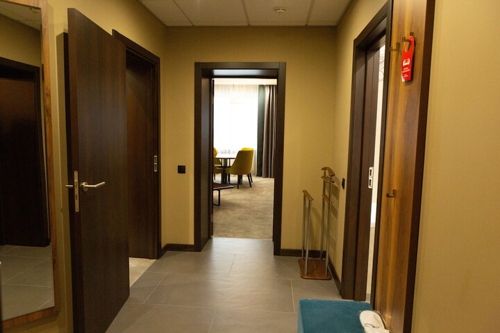 Room 26 of 87