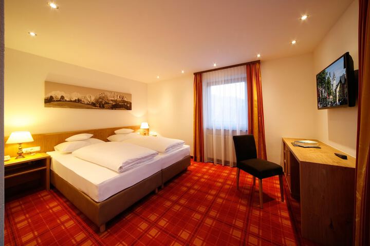 Room 4 of 41