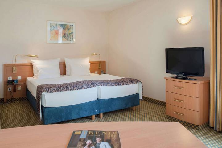 Room 6 of 55