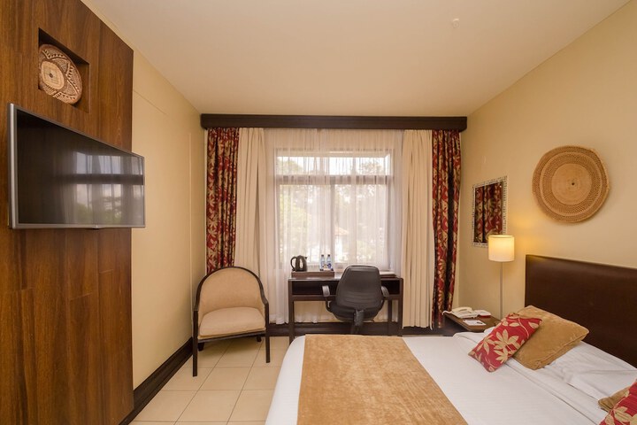 Room 56 of 174