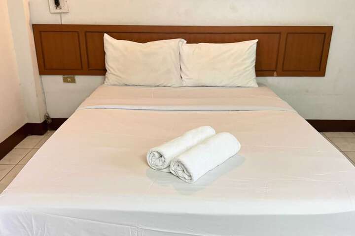 Room 15 of 25