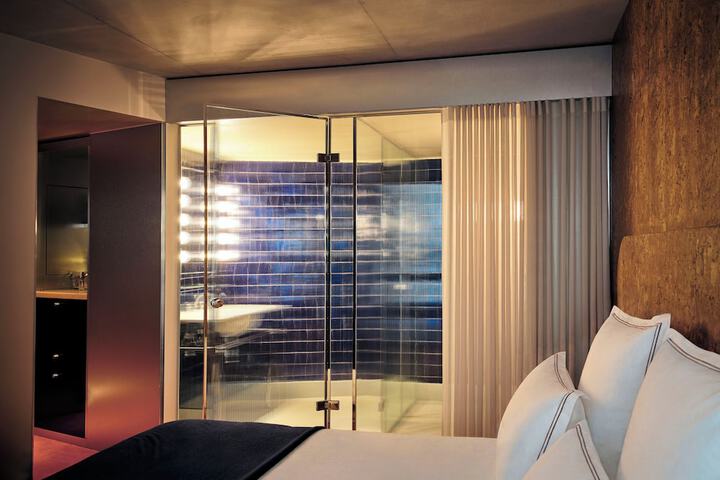 Room 15 of 46