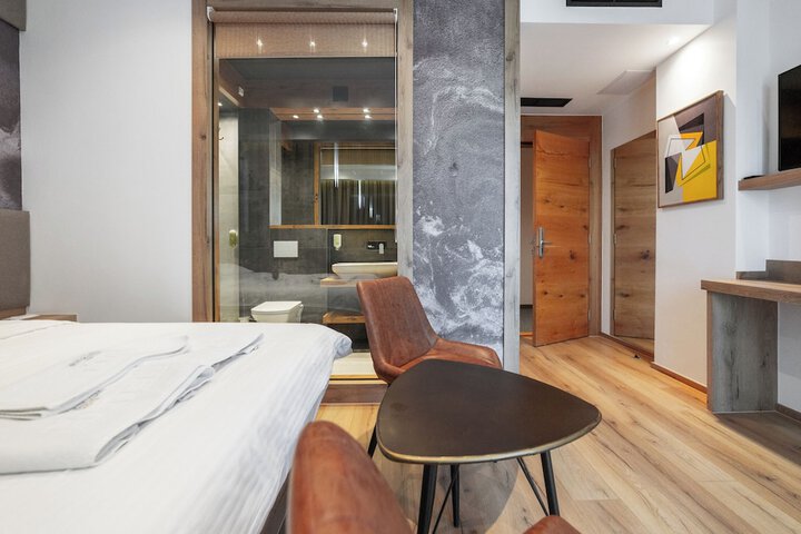 Room 21 of 26