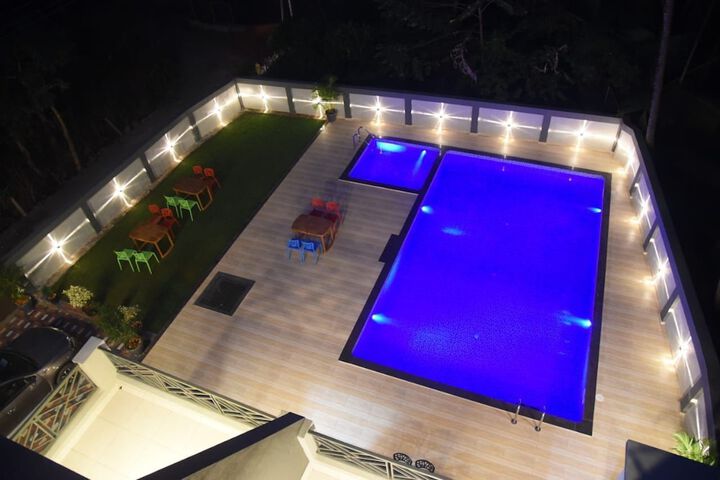 Pool 9 of 17