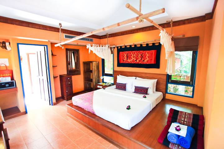 Room 4 of 52
