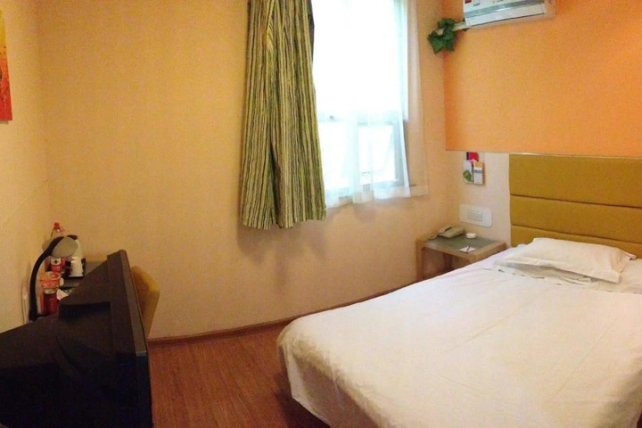 Room 3 of 12