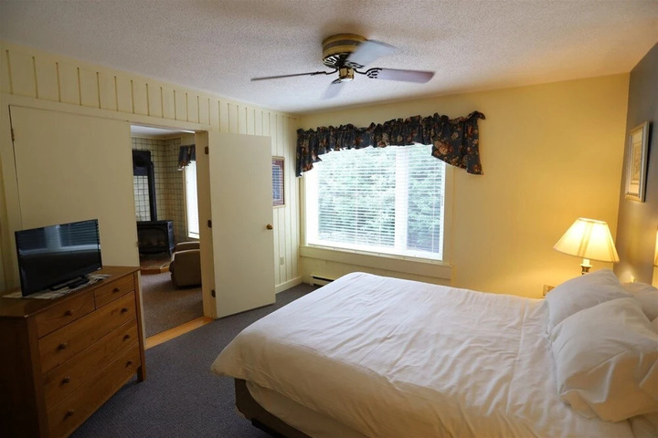 Room 2 of 6